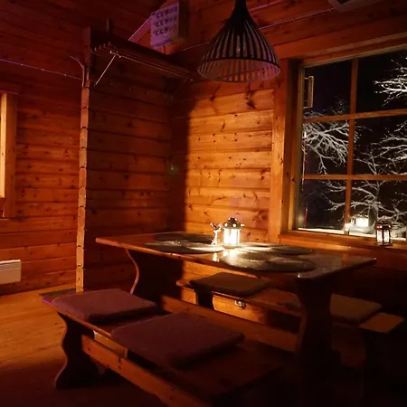 Muotkan Ruoktu Tunturikyla Nyaraló Inari